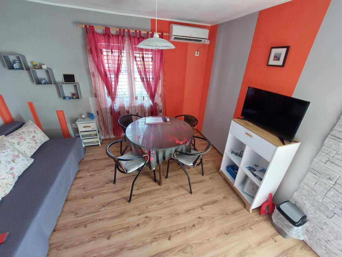 Apartman Sunce มูร์แตร์ ภายนอก รูปภาพ